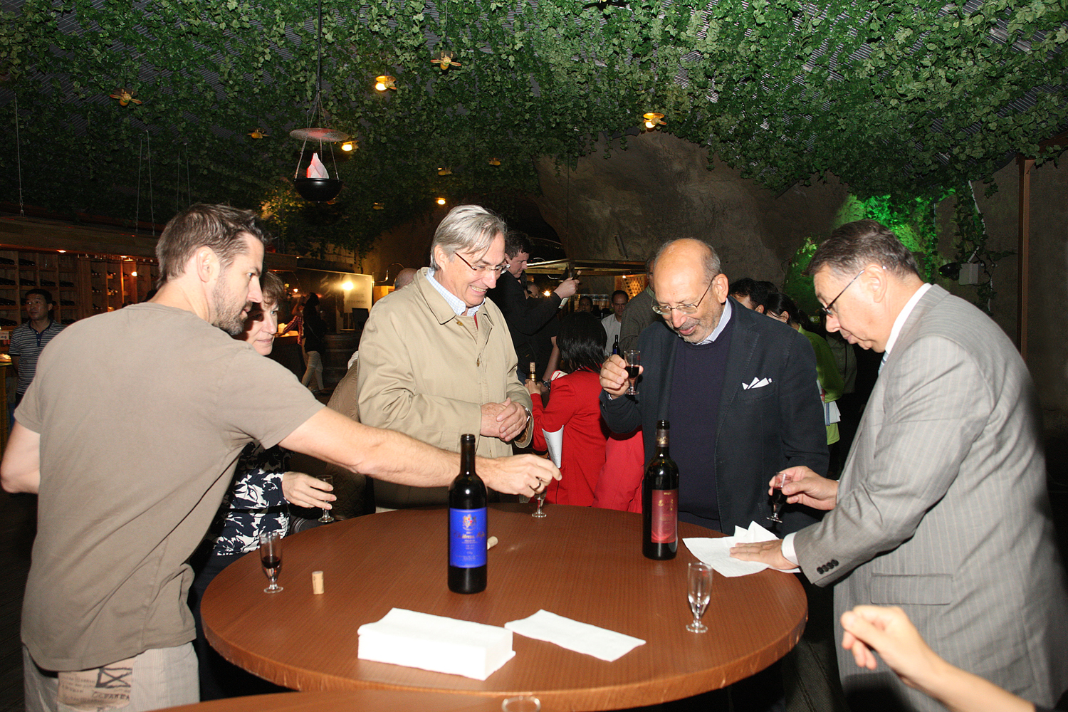 2012.09.23  OECD 관광위원회 무주 머루와인동굴 방문