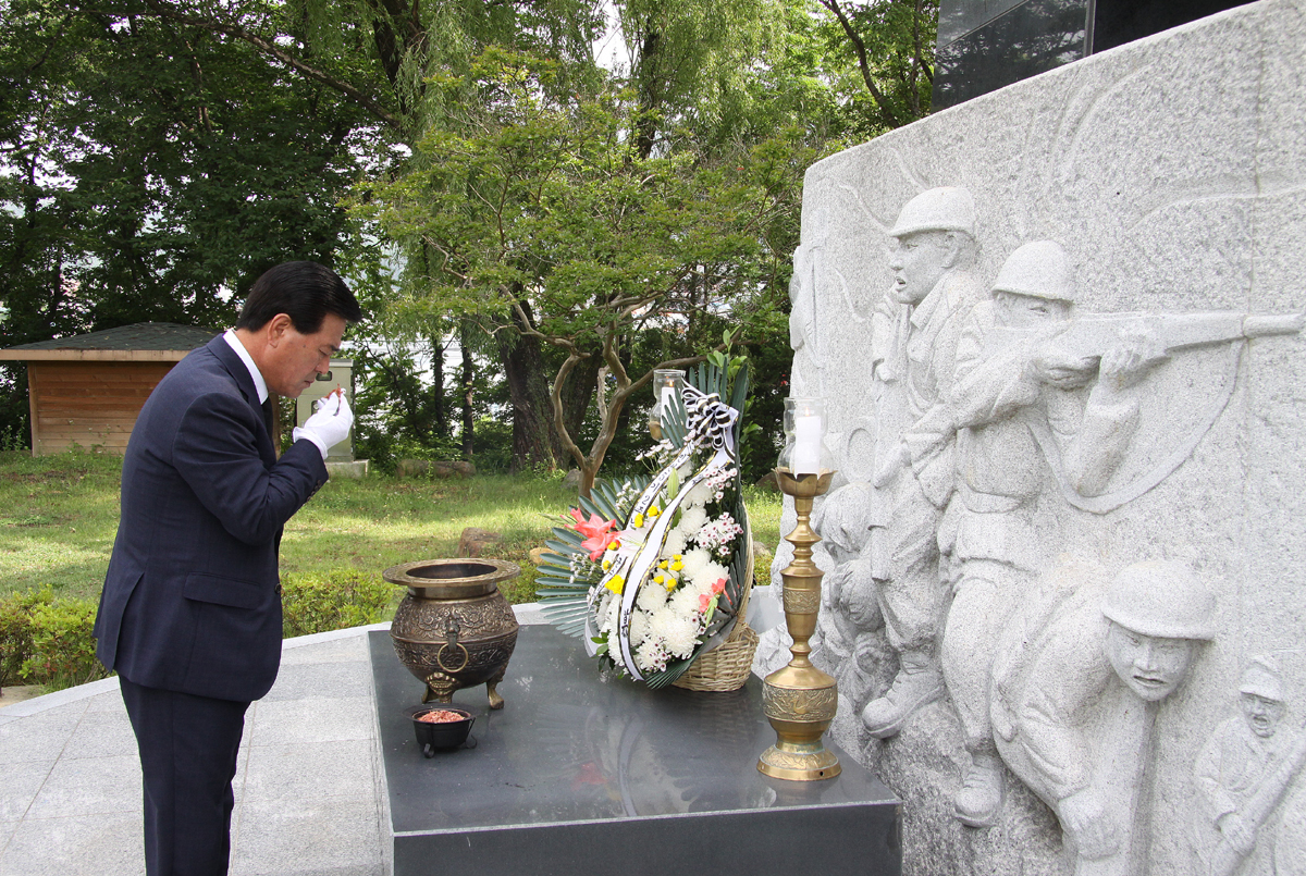 2012.07.02  민선5기 2주년 충혼탑 참배