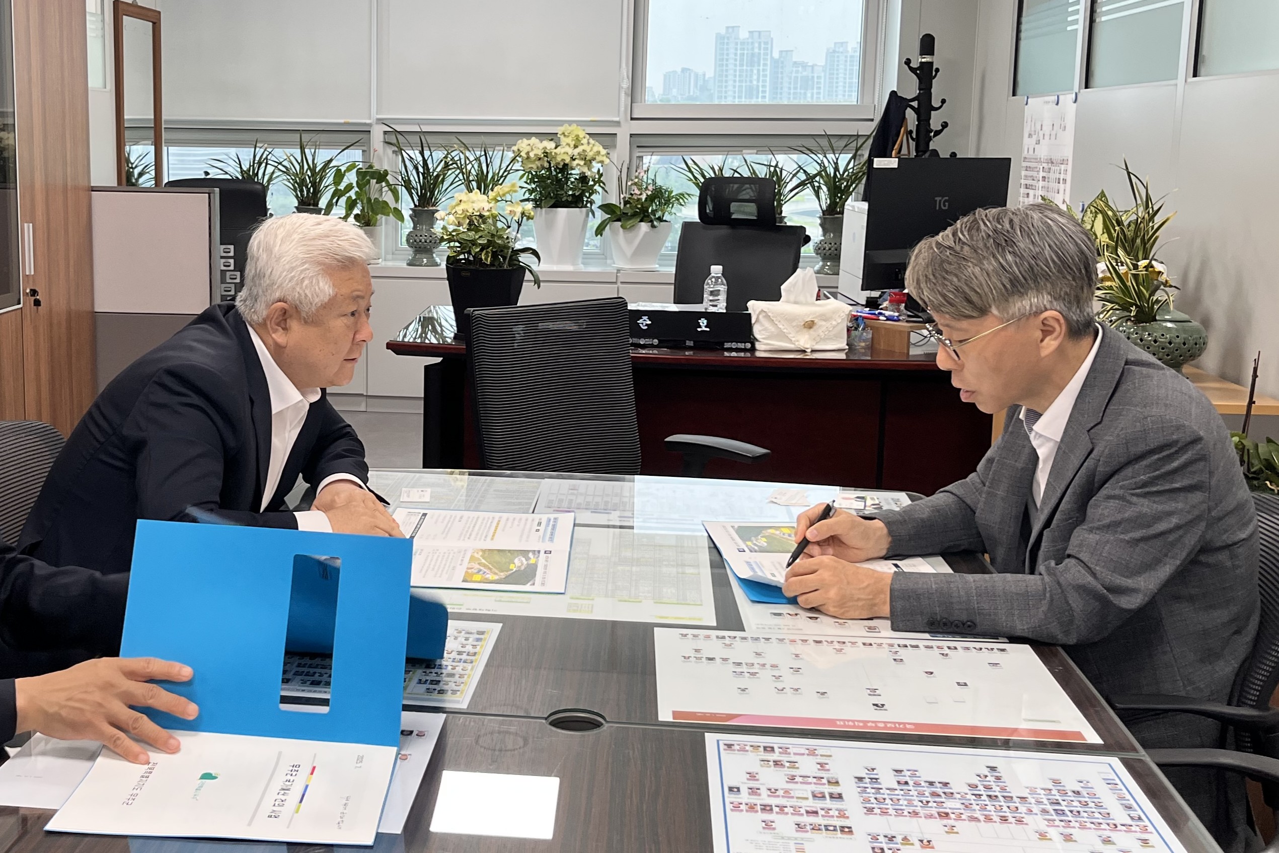 2025.07.16. 황인홍무주군 국가예산 확보 위해 기획재정부 예산실 방문