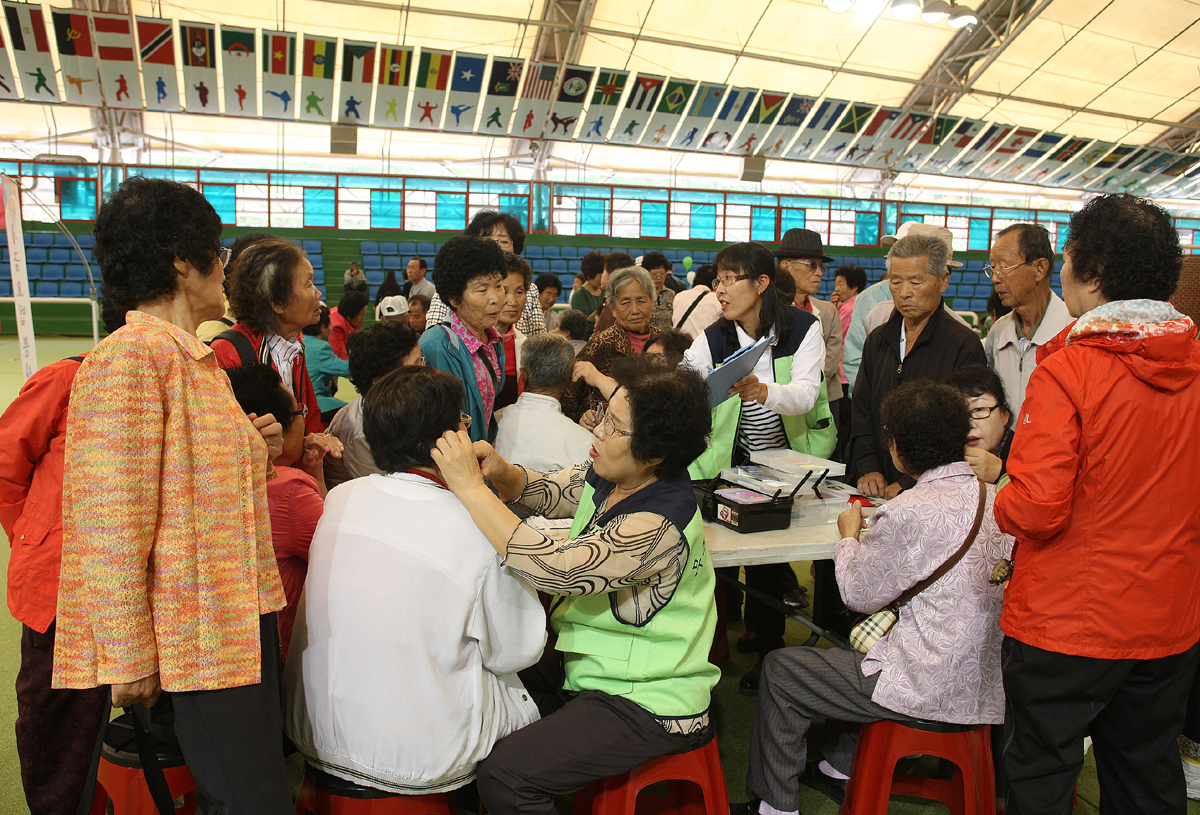 2012.10.05  제16회 노인의 날 경로잔치