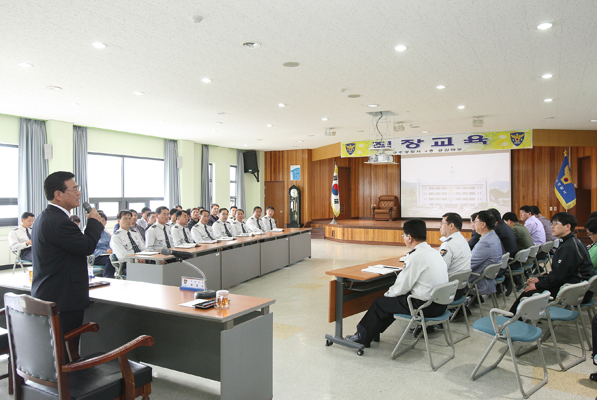 2012.05.17  홍낙표 무주군수 무주경찰서 특강