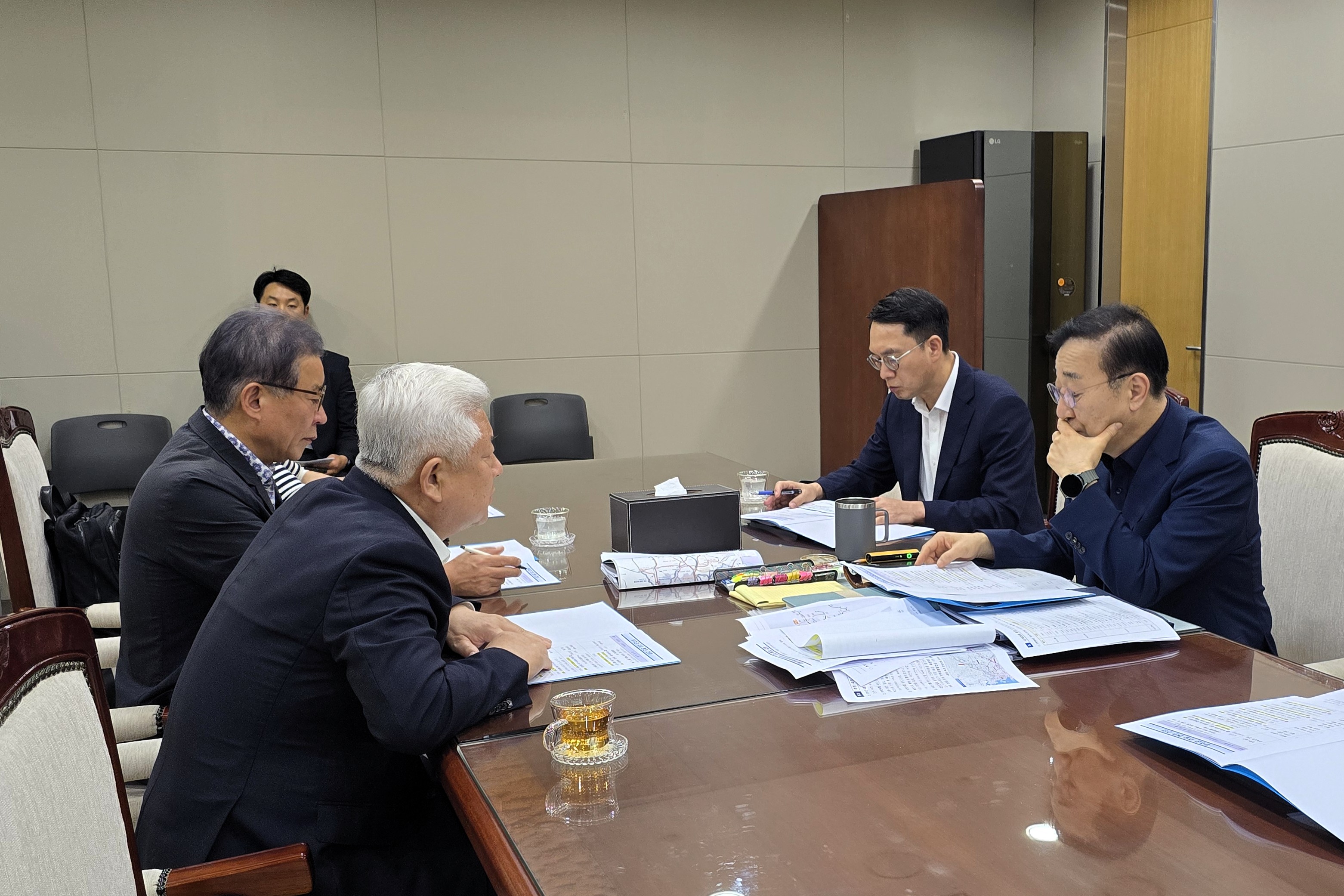 2025.09.08. 황인홍 무주군수 핵심 SOC 사업 관련 김윤덕 국토부장관 면담