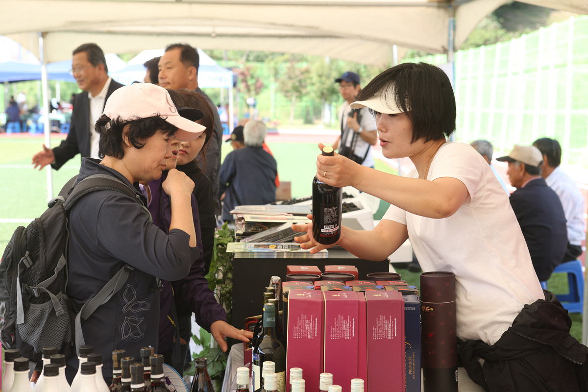 2012.09.22  제22회 적상면민의 날 머루축제-머루와인 족욕체험
