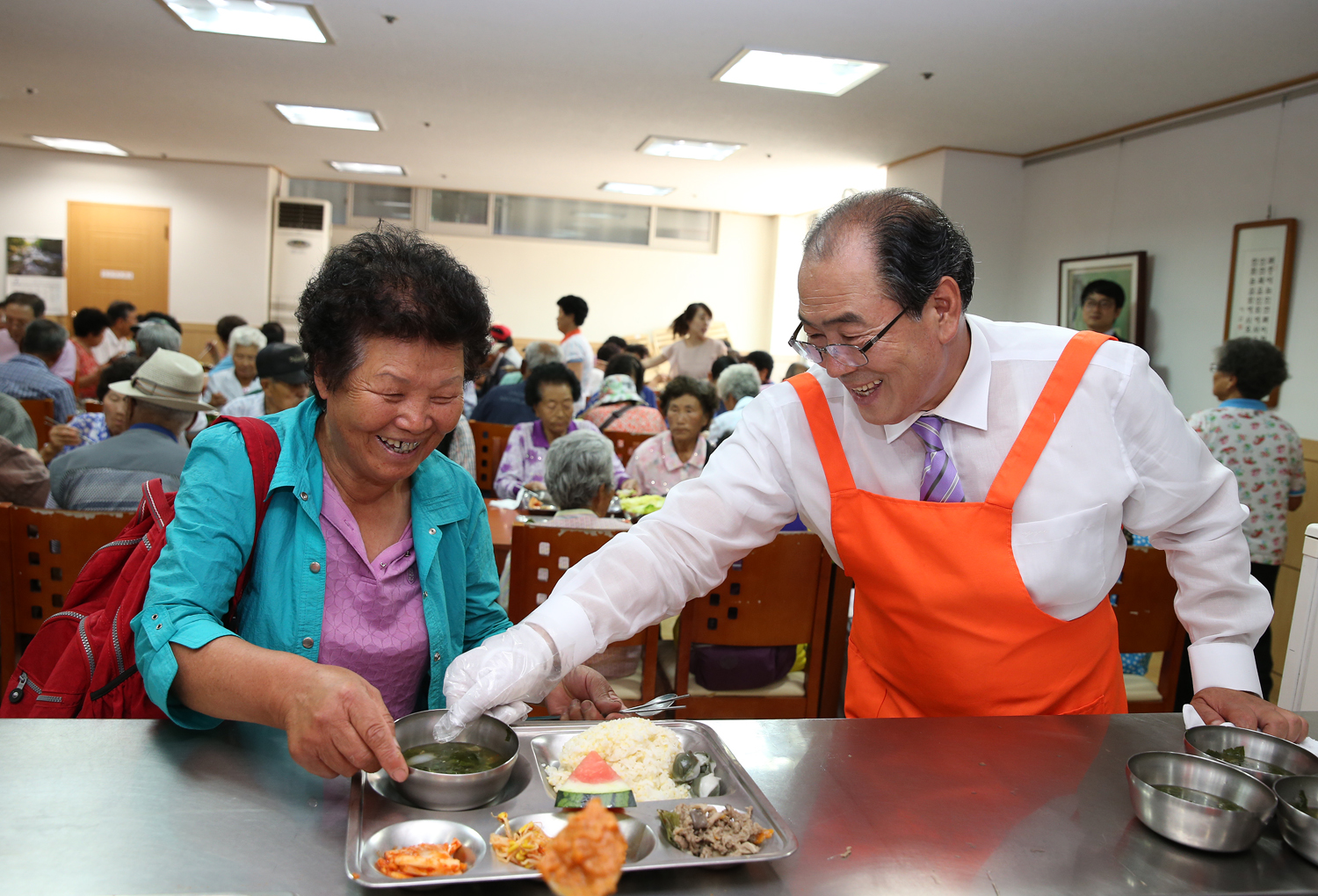 민선 6기 제44대 황정수 무주군수 취임식-종합사회복지관 배식봉사