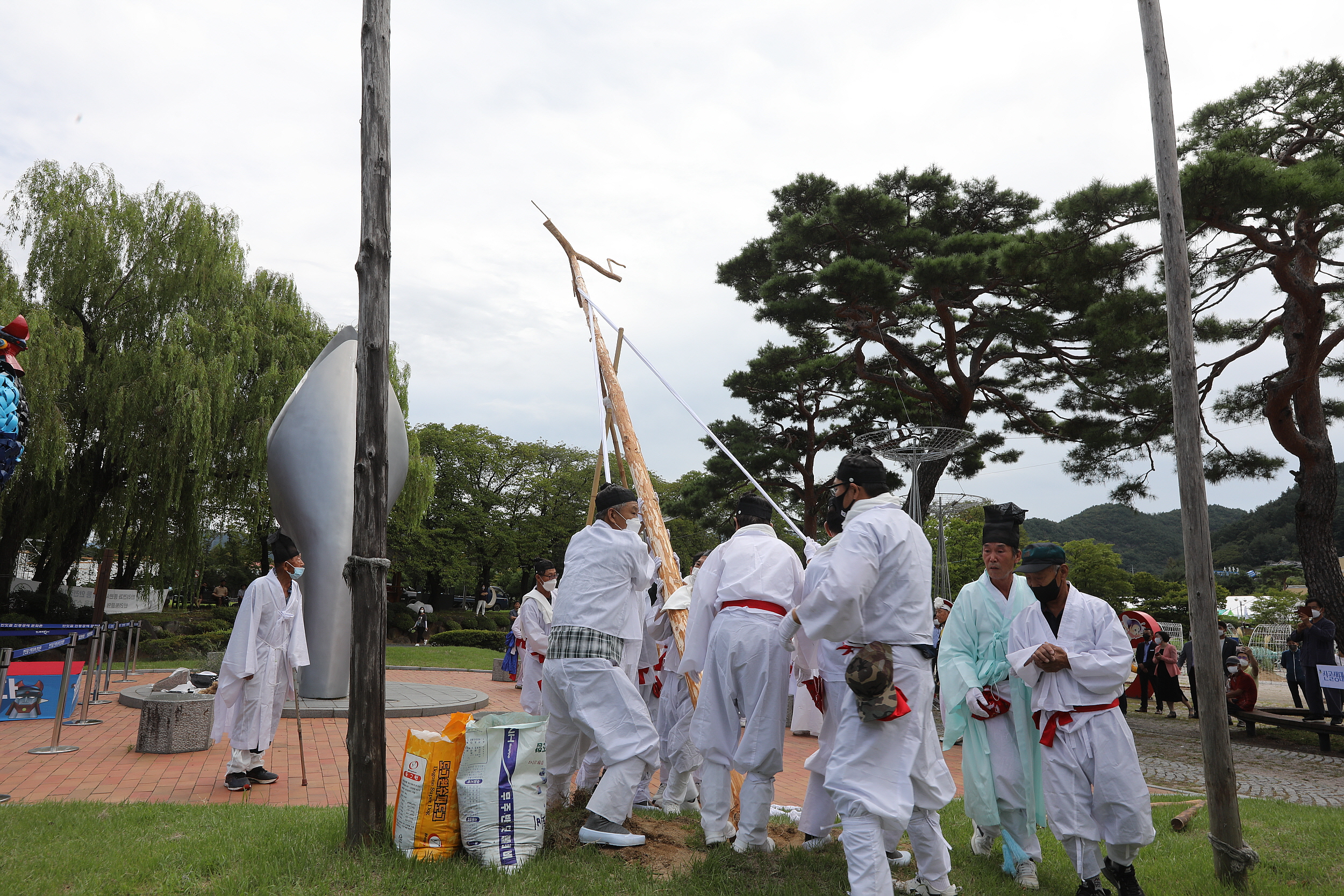 제26회 무주반딧불 축제 산의실 솟대세우기