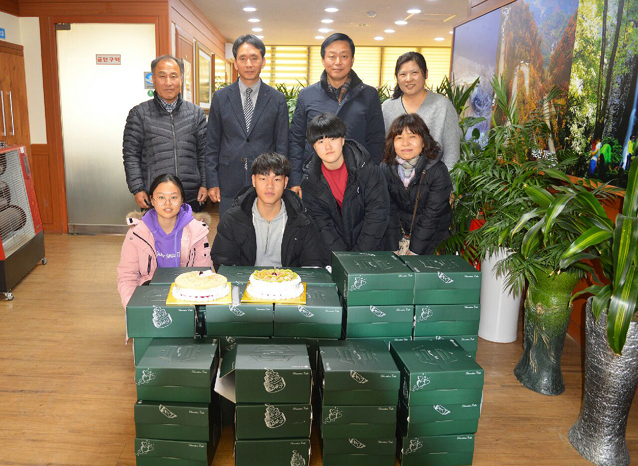 2018.12.26. 적상중학교 학생 케익전달
