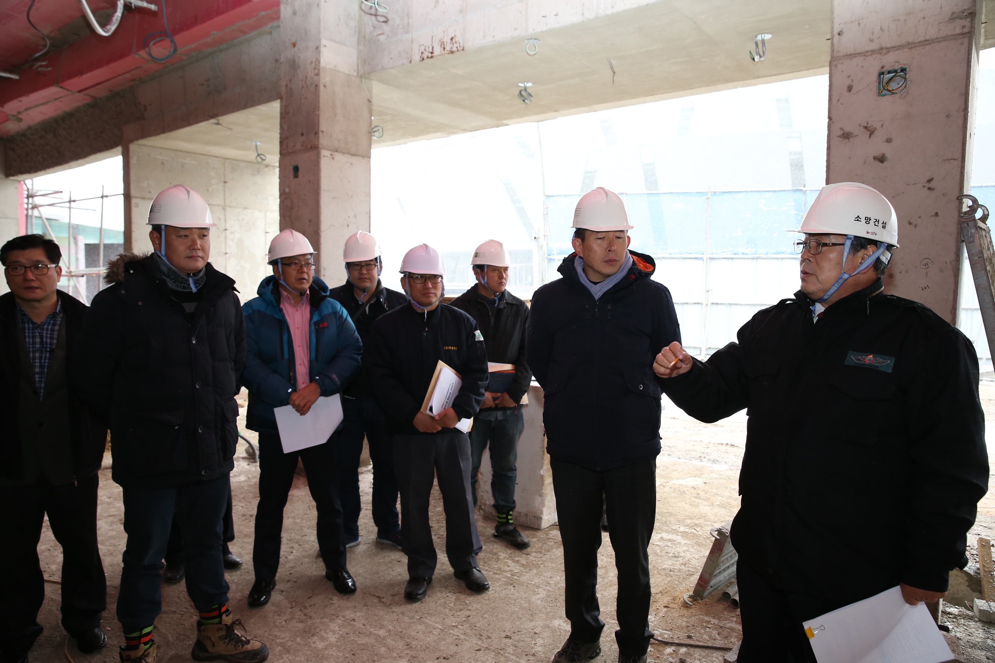 2015.12.03. 태권도원 공사현장 점검 관계자 격려