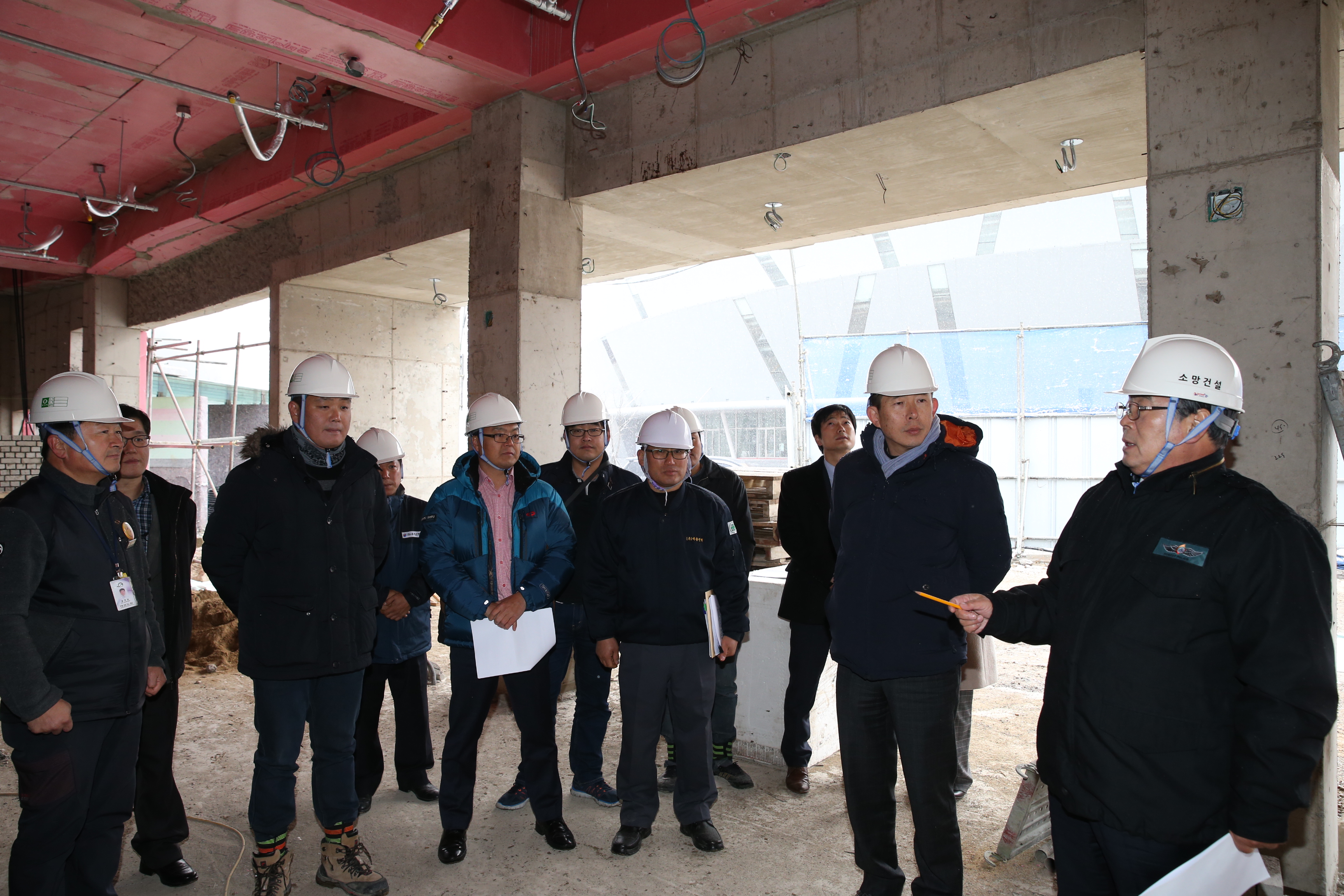 2015.12.03. 태권도원 공사현장 점검 관계자 격려