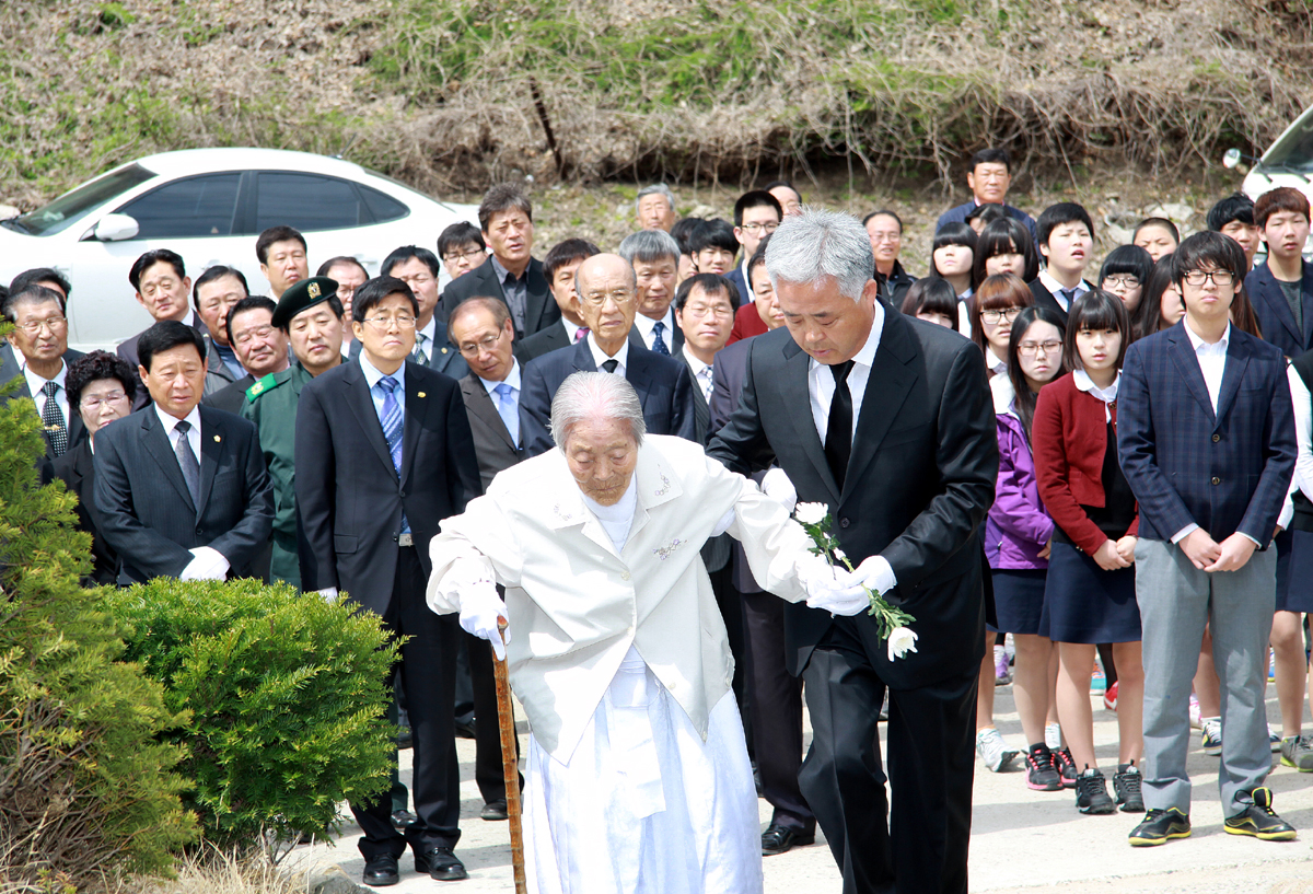 2012.04.19  4.19 혁명 이기태열사 추모식