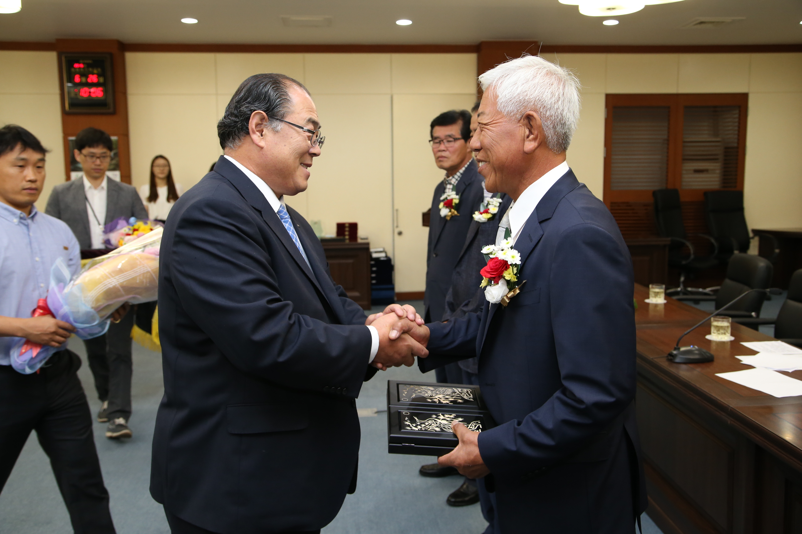 2015.06.26. 2015년도 상반기 공무원 퇴임식(박인기, 배순철, 황정수 무주군수, 정영래, 임병도)