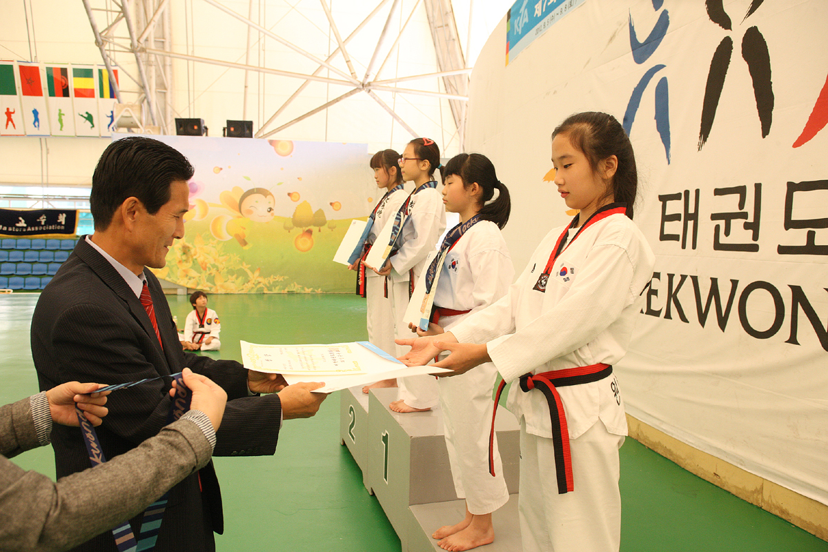 2012.09.07  제9회 대한태권도협회장배 전국 태권도품새대회-시상식