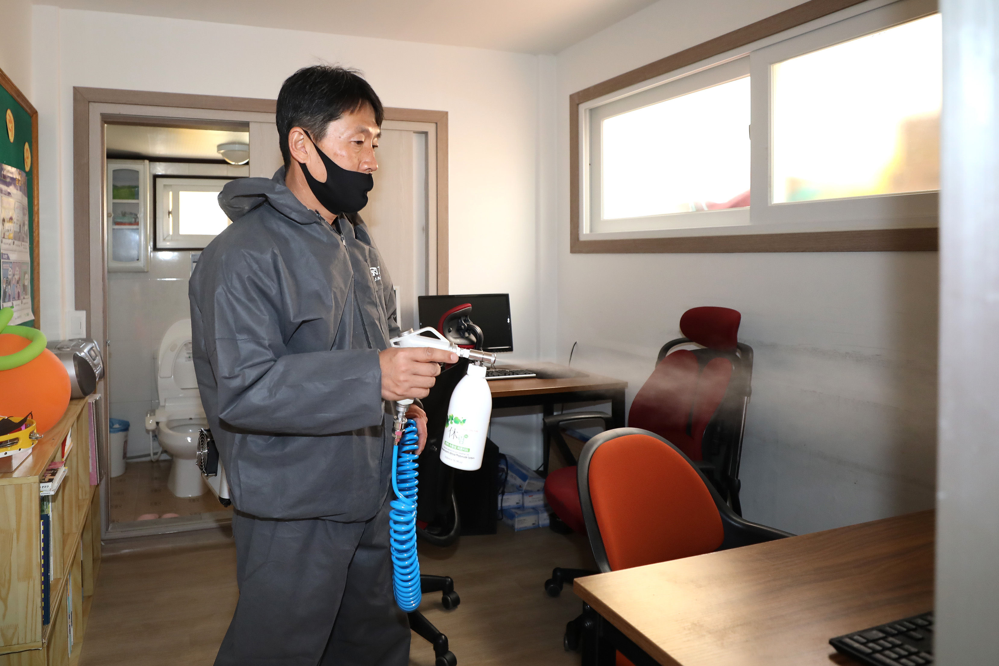 2020.04.07. 코로나 19 예방을 위한 방역(무주금빛 지역아동센터, 평화요양원)